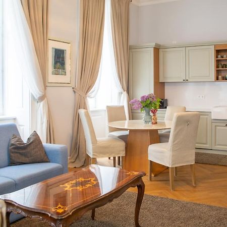 Stilvolles Apartment In Zentraler Lage Viena Exterior foto