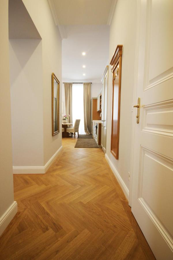 Stilvolles Apartment In Zentraler Lage Viena Exterior foto